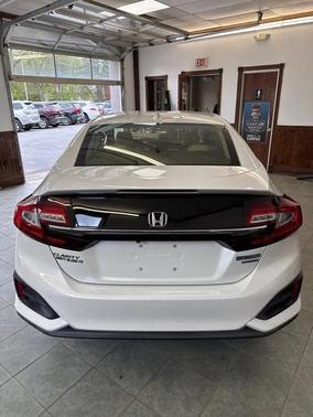 White 2018 Honda Clarity Plug-In Hybrid Touring