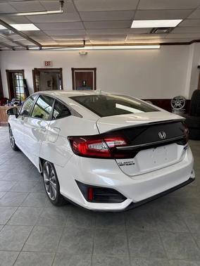 White 2018 Honda Clarity Plug-In Hybrid Touring