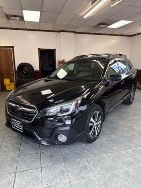 Black 2018 Subaru Outback 2.5i Limited