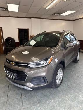 Gray 2022 Chevrolet Trax LT