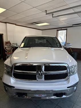 2017 RAM 1500 SLT