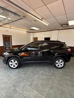 Black 2018 Jeep Compass Latitude