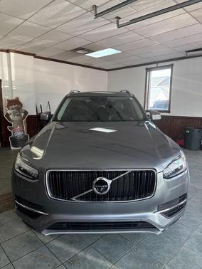 2016 Volvo XC90 Hybrid T8 Momentum
