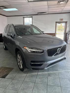 2016 Volvo XC90 Hybrid T8 Momentum