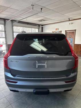 2016 Volvo XC90 Hybrid T8 Momentum