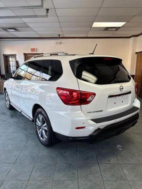 2018 Nissan Pathfinder SV