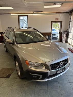 Beige 2016 Volvo XC70 T5 Premier