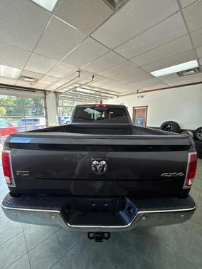 2018 RAM 3500 Laramie Crew Cab 4x4 6'4' Box