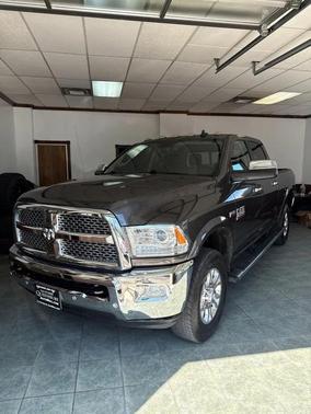 2018 RAM 3500 Laramie Crew Cab 4x4 6'4' Box