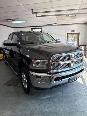 2018 RAM 3500 Laramie Crew Cab 4x4 6'4' Box