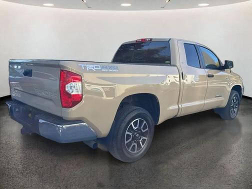Beige 2017 Toyota Tundra SR5