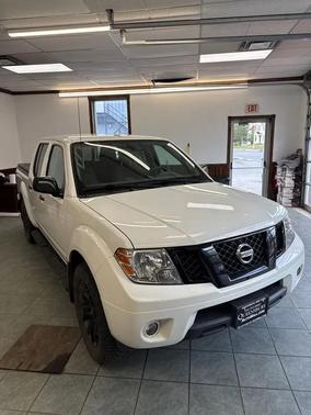 White 2018 Nissan Frontier SV