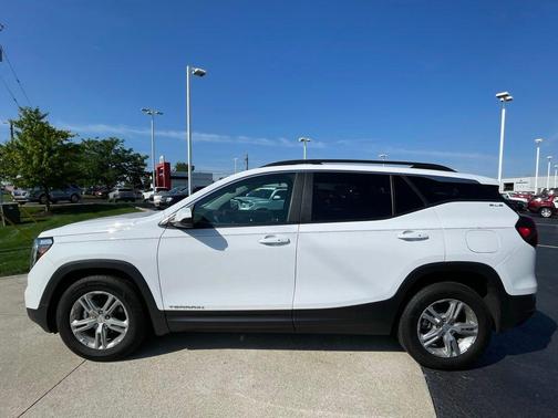 Summit White 2023 GMC Terrain SLE