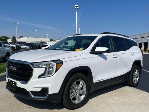 Summit White 2023 GMC Terrain SLE