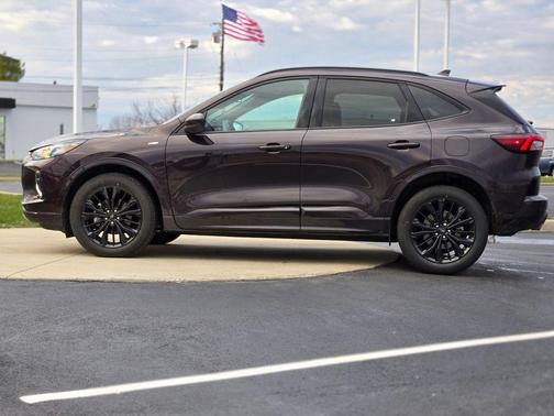 2023 Ford Escape ST-Line Elite
