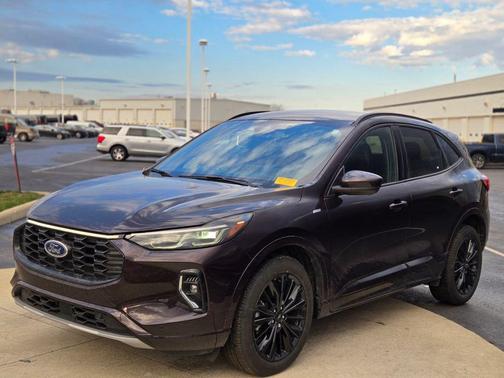 2023 Ford Escape ST-Line Elite