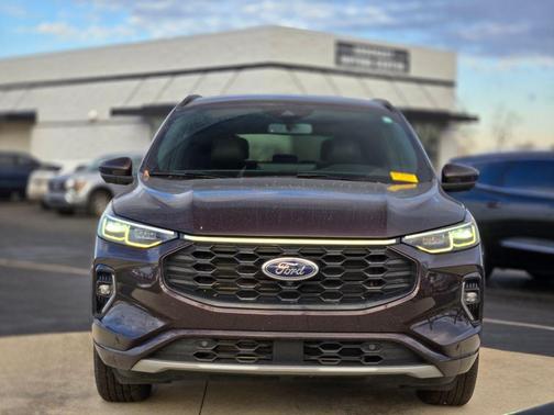 2023 Ford Escape ST-Line Elite