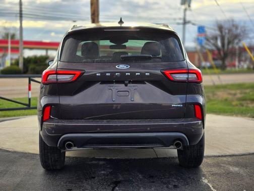 2023 Ford Escape ST-Line Elite