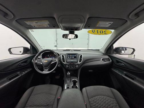 Silver Ice Metallic 2019 Chevrolet Equinox 1LT