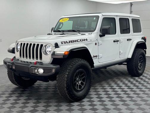 Bright White Clearcoat 2023 Jeep Wrangler Rubicon