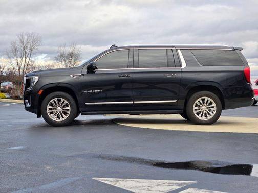 2023 GMC Yukon XL SLT