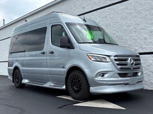 White 2026 Mercedes-Benz Sprinter 2500 Cargo 144 WB