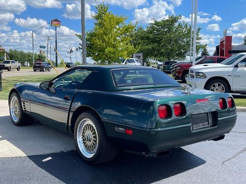 Polo Green 1992 Chevrolet Corvette Base