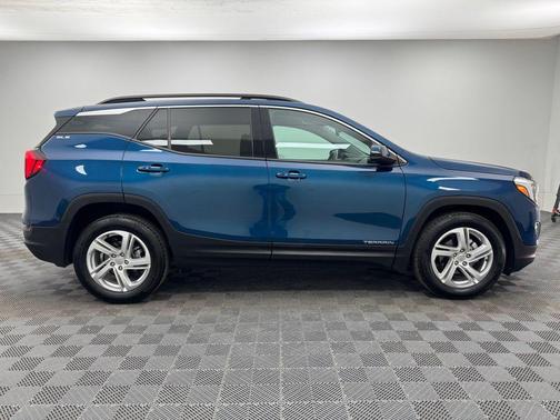 Blue Emerald Metallic 2020 GMC Terrain SLE