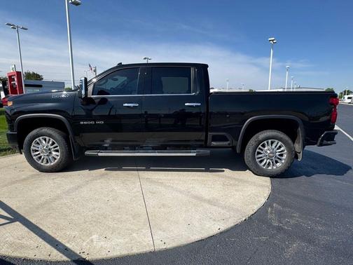 Black 2022 Chevrolet Silverado 2500 High Country