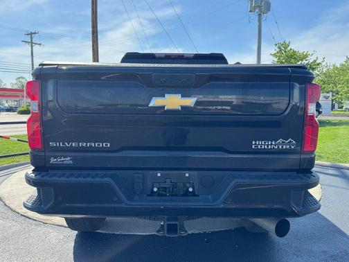 Black 2022 Chevrolet Silverado 2500 High Country