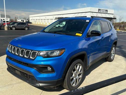 2022 Jeep Compass Latitude Lux