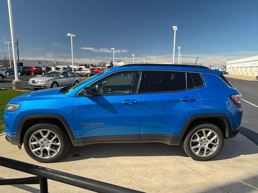 2022 Jeep Compass Latitude Lux