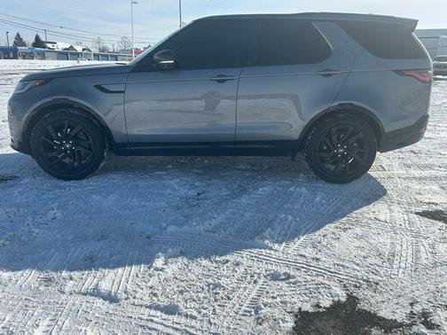 2023 Land Rover Discovery P300 S R-Dynamic