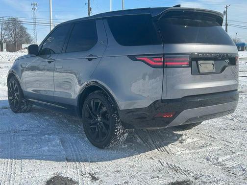 2023 Land Rover Discovery P300 S R-Dynamic