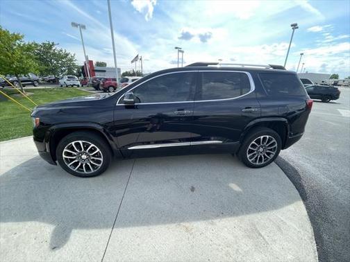 2022 GMC Acadia Denali