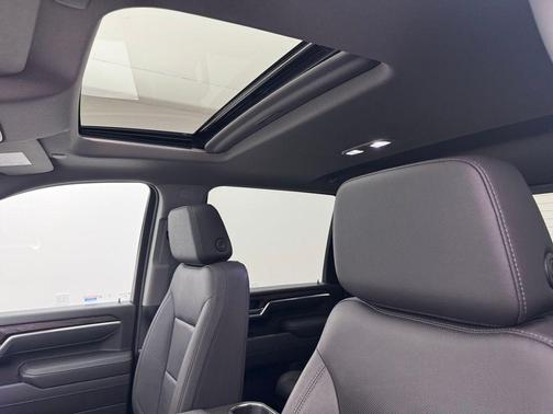 Sterling Metallic 2025 GMC Sierra 2500 SLT