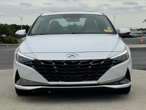 2022 Hyundai ELANTRA Limited