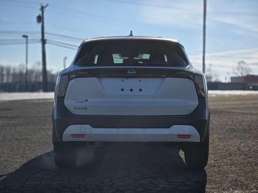 2025 Nissan Kicks SV
