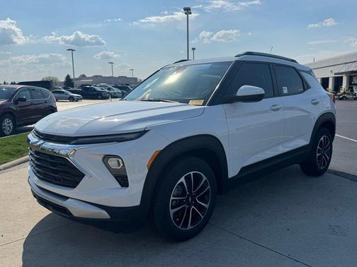 Summit White 2024 Chevrolet Trailblazer LT