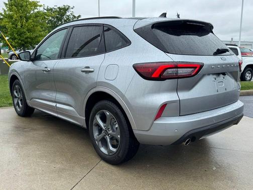 Iconic Silver Metallic 2024 Ford Escape ST-Line