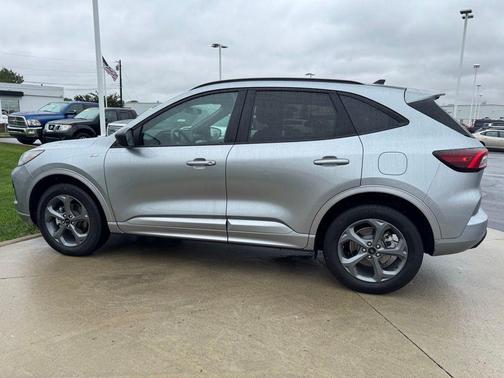 Iconic Silver Metallic 2024 Ford Escape ST-Line