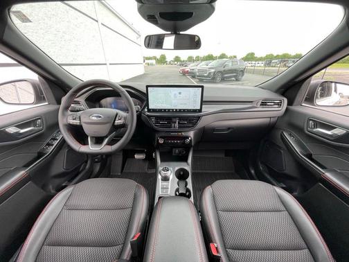 Iconic Silver Metallic 2024 Ford Escape ST-Line