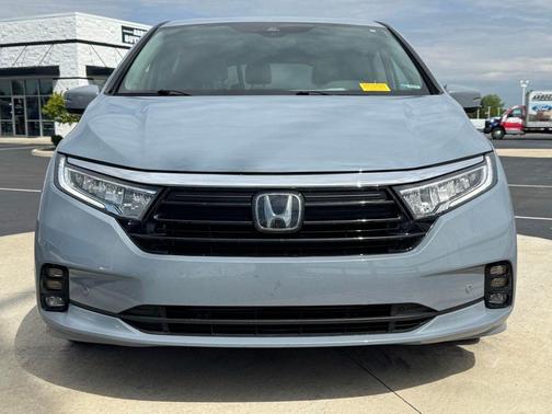 Sonic Gray Pearl 2024 Honda Odyssey Elite