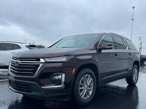 Black Cherry Metallic 2023 Chevrolet Traverse LT Cloth