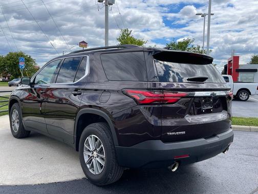 Black Cherry Metallic 2023 Chevrolet Traverse LT Cloth