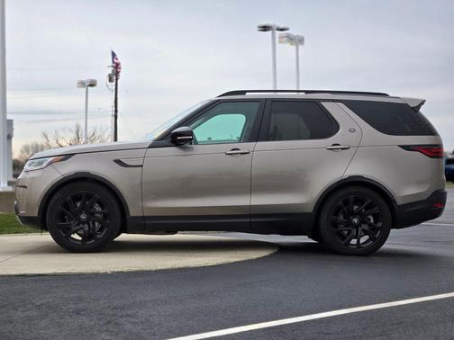 2024 Land Rover Discovery P300 S