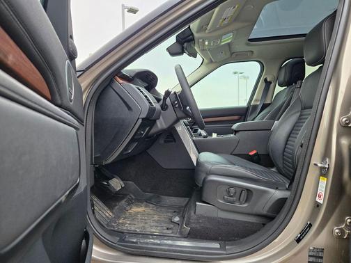 2024 Land Rover Discovery P300 S