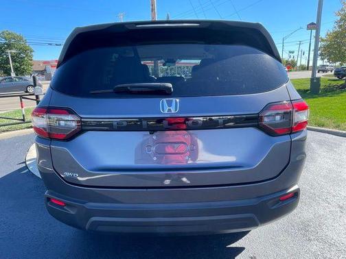 2023 Honda Pilot AWD LX