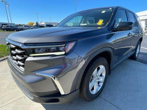 2023 Honda Pilot AWD LX