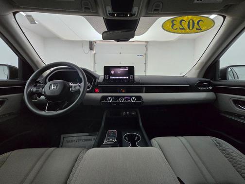 2023 Honda Pilot AWD LX